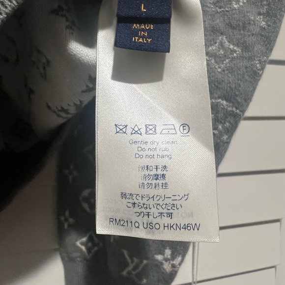 Louis Vuitton Grey Sweater - Picture 9 of 10
